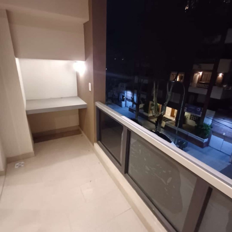 Semipiso de 3 ambientes con balcon, quincho, solarium y cochera. IMPECABLE!!! Z/Plaza Mitre