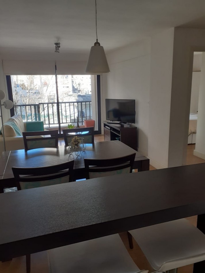 Departamento de 2 ambientes con doble balcon a la calle y Quincho equipado. Impecable!!!