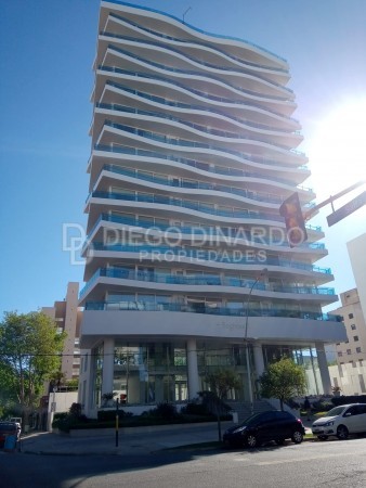  Edificio Boghoss II - Semipiso de 3 ambientes con cochera y Amenetis.Z/Libertad y Salta