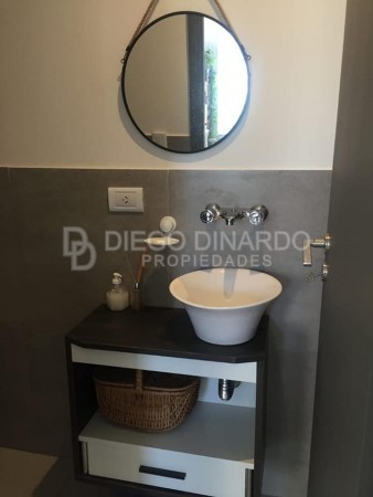 A estrenar Duplex de 3 ambientes, 2 baños, entrada de auto y patio Z/Colinas