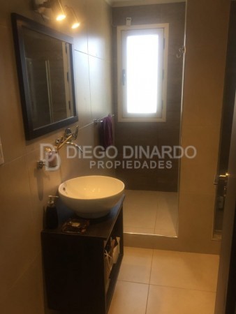 A estrenar Duplex de 3 ambientes, 2 baños, entrada de auto y patio Z/Colinas