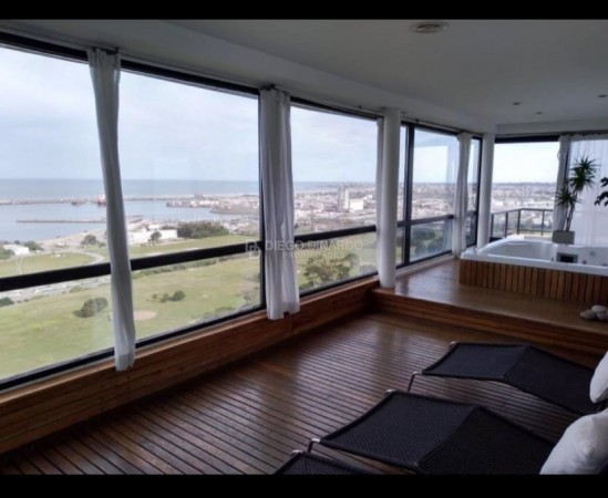 Departamento de 3 ambientes con cochera doble y con vistas al mar y al golf.-  Z/Playa Grande.