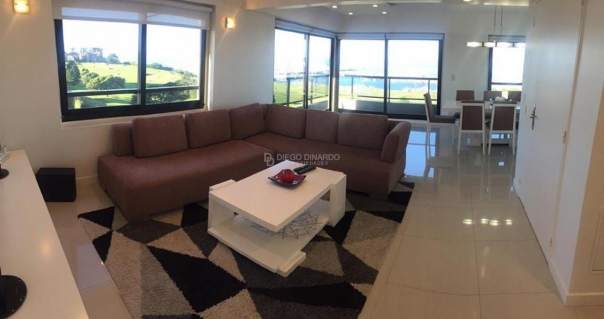 Departamento de 3 ambientes con cochera doble y con vistas al mar y al golf.-  Z/Playa Grande.