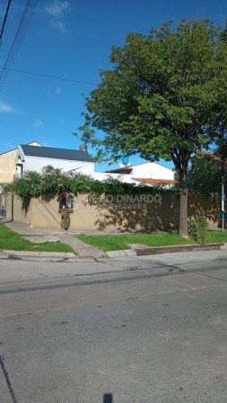 Lote en esquina apto diferentes emprendimientos. Z/Pena y Neuquen 