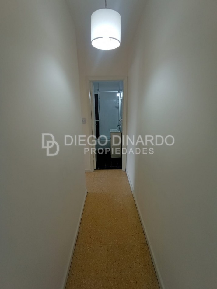 Oportunidad -Departamento a la calle con balcon de 3 ambientes.- 