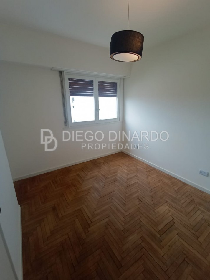 Oportunidad -Departamento a la calle con balcon de 3 ambientes.- 