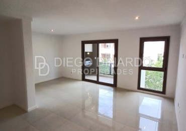 Departamento en semipiso a estrenar de 3 ambientes con cochera y 2 baños. Quincho equipado para 20 personas. Impecable!!!. Z/Chauvin